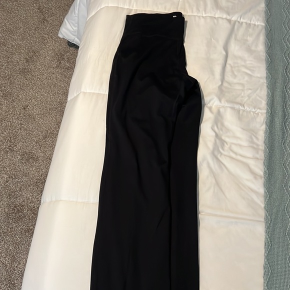 Bundle of 3 Women’s work out pants. - Picture 3 of 4